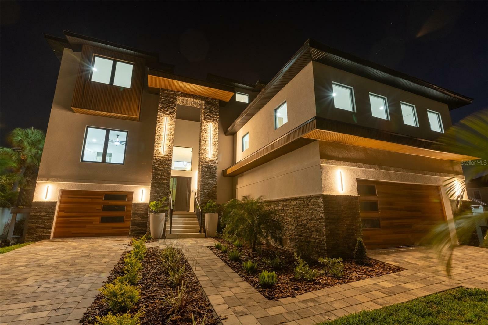 Property Photo:  2121 Bayou Grande Boulevard NE  FL 33703 