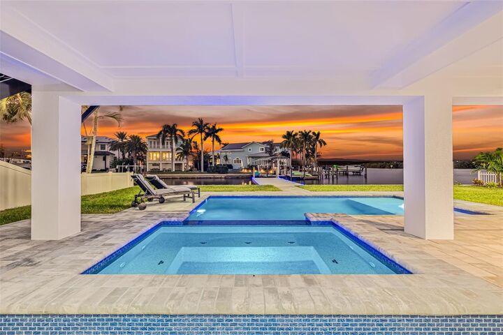 Property Photo:  2121 Bayou Grande Boulevard NE  FL 33703 