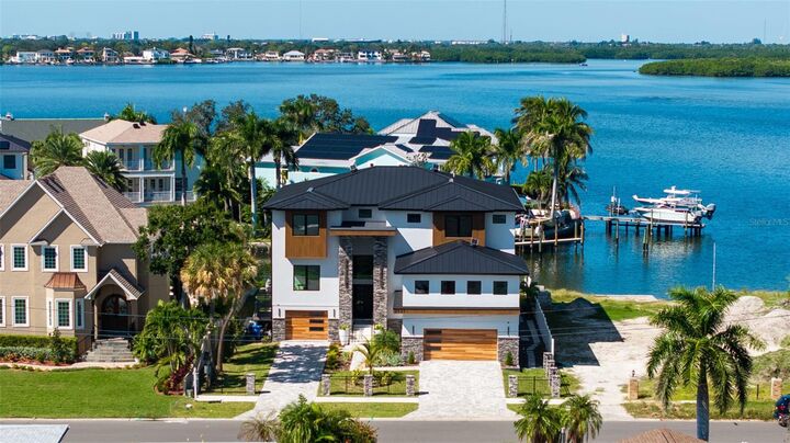 Property Photo:  2121 Bayou Grande Boulevard NE  FL 33703 