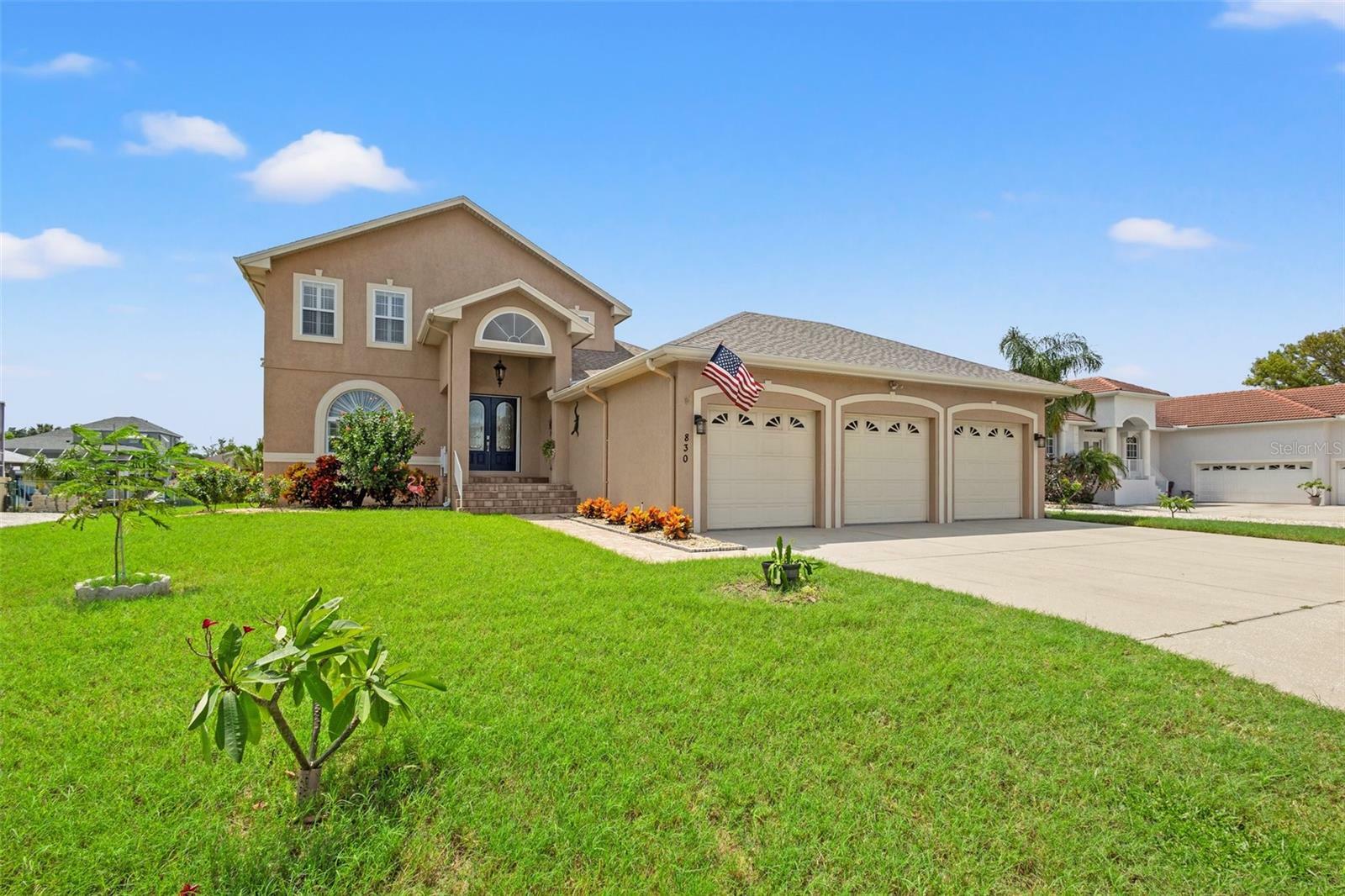 Property Photo:  830 Golf Island Drive  FL 33572 