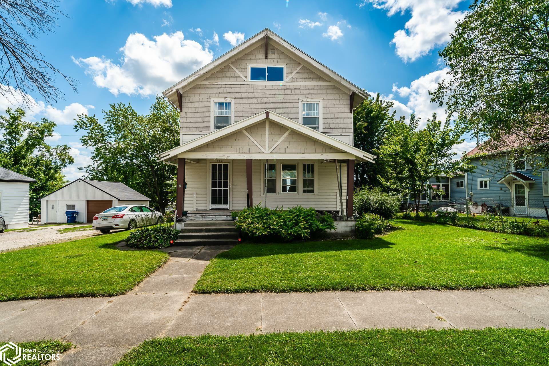 Property Photo:  908 W Nevada Street  IA 50158 