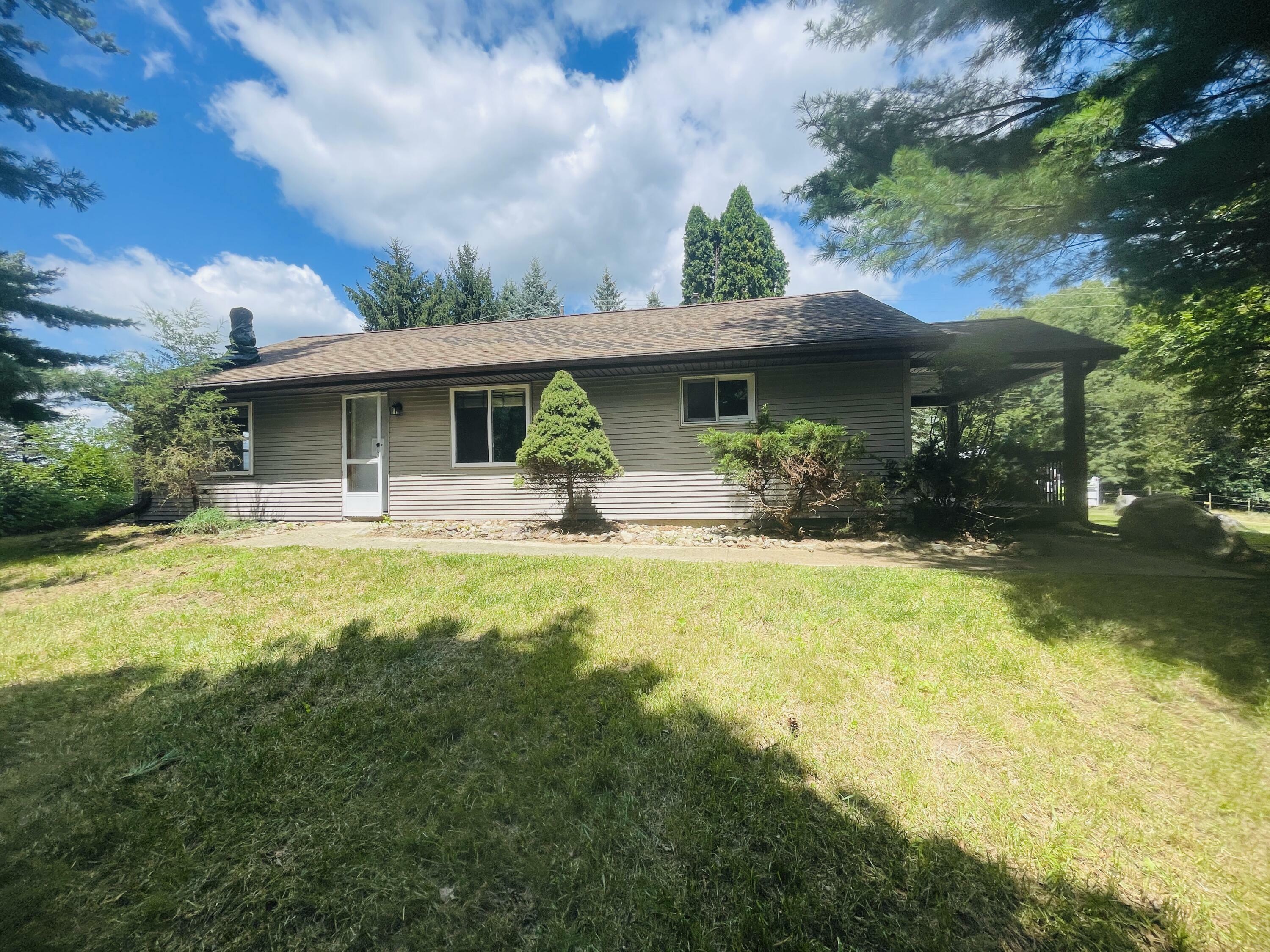 Property Photo:  6748 Maple Lane Road  MI 49277 