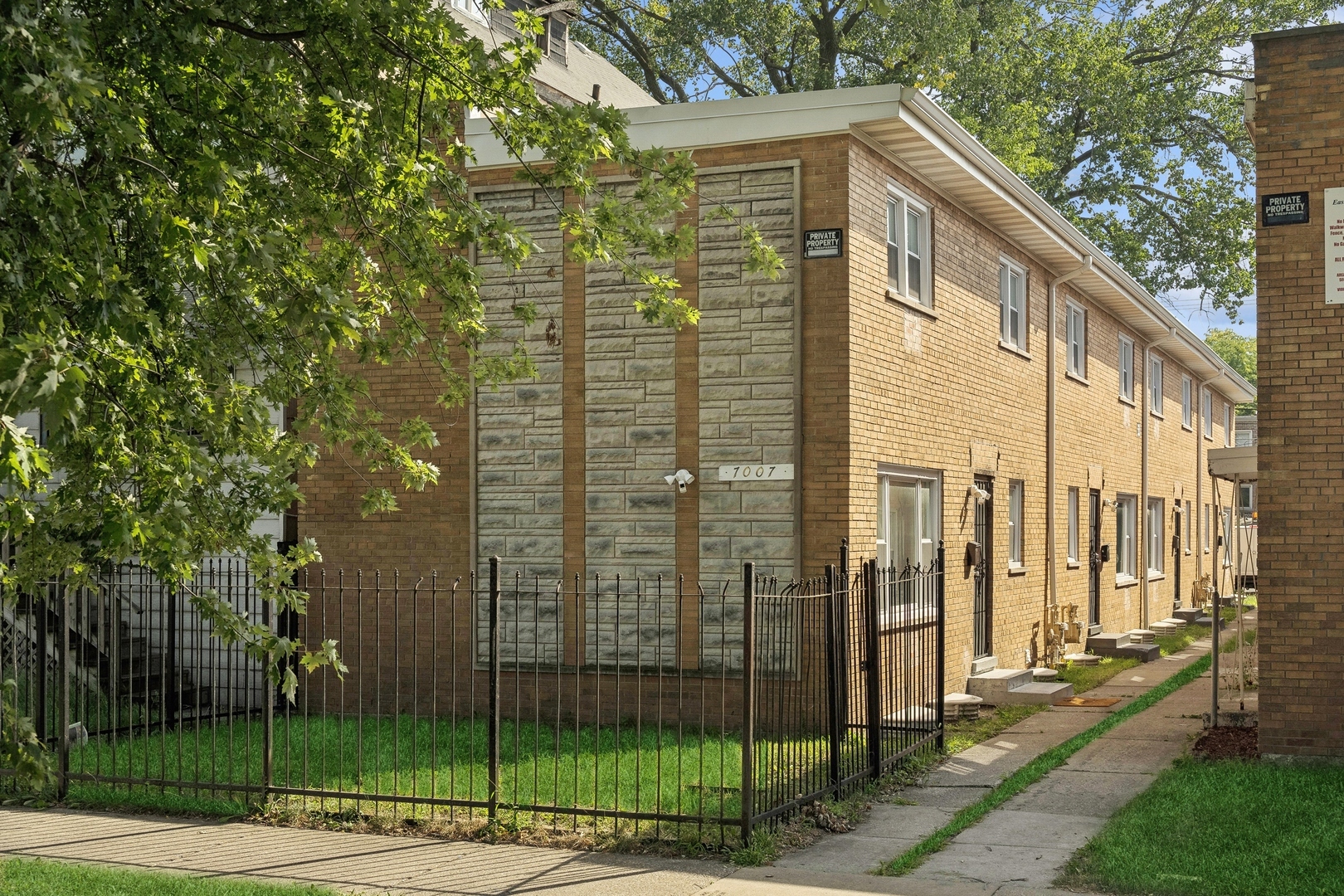 Property Photo:  7007 S East End Avenue D  IL 60649 