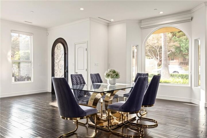 Property Photo: 2132 E Chevy Chase Drive CA 91206