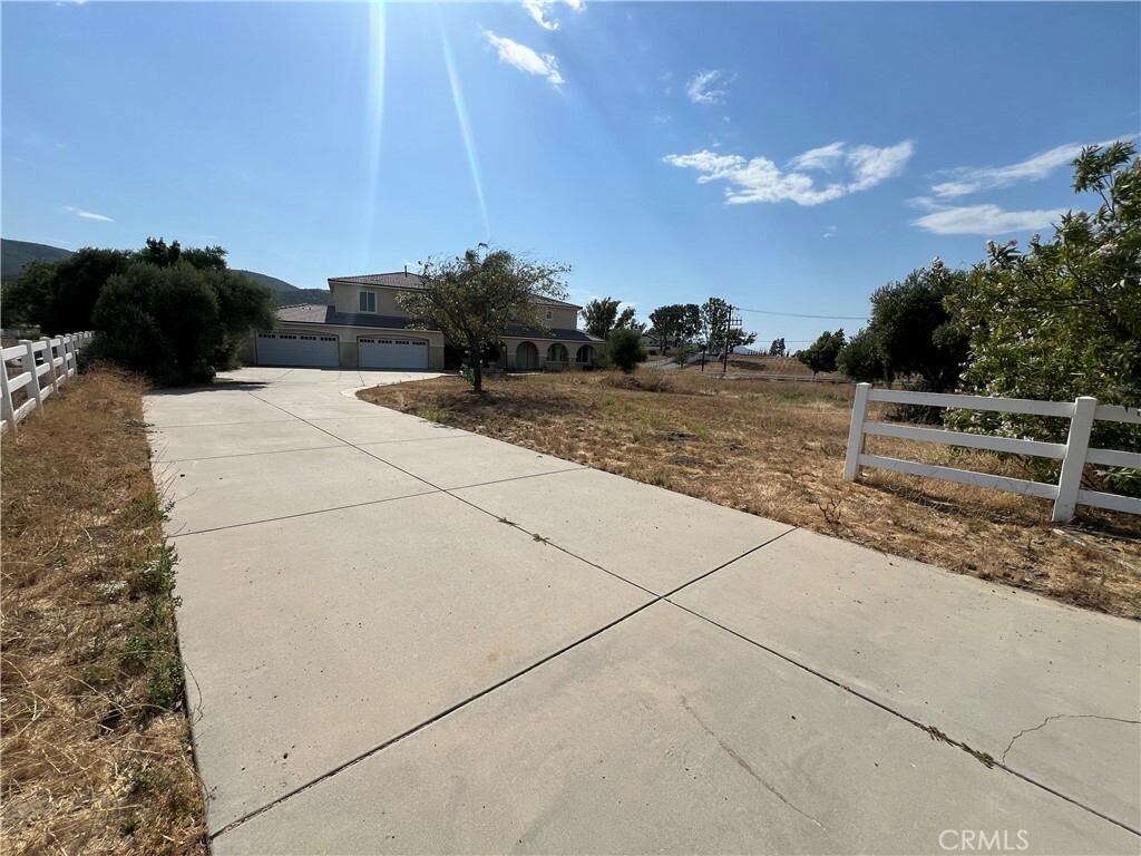 Property Photo:  42335 Gold Cup Lan  CA 92562 