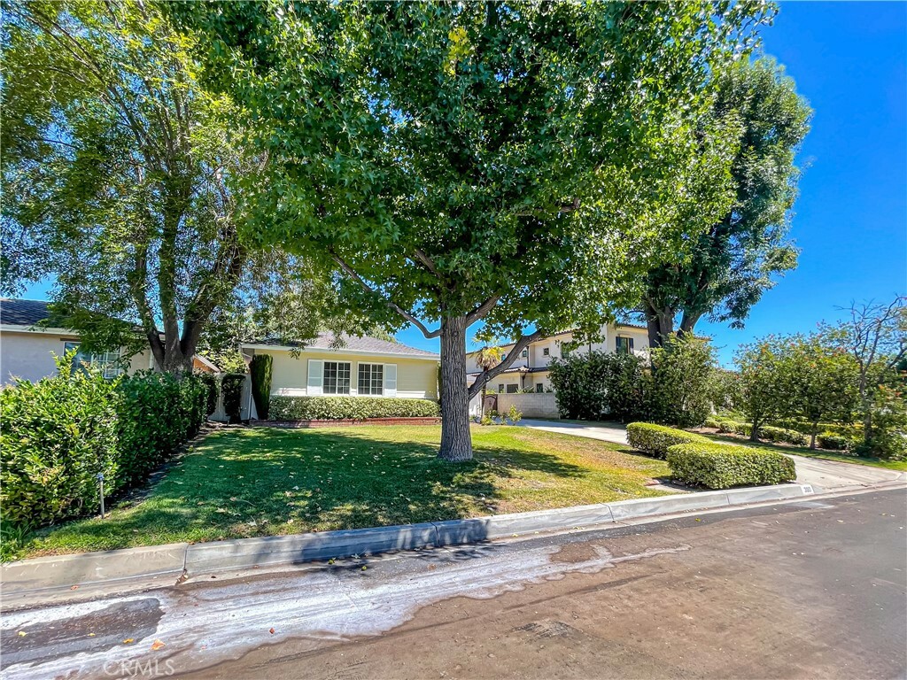 Property Photo:  300 San Miguel Drive  CA 91007 