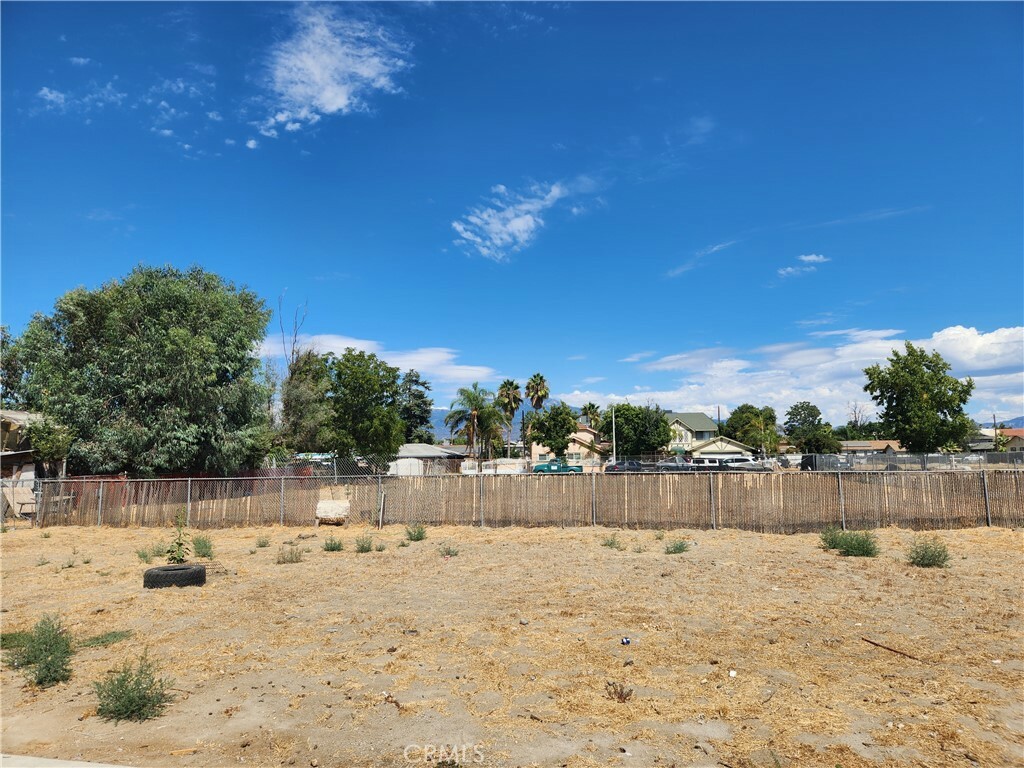 Property Photo:  248 N Palm Avenue  CA 92543 