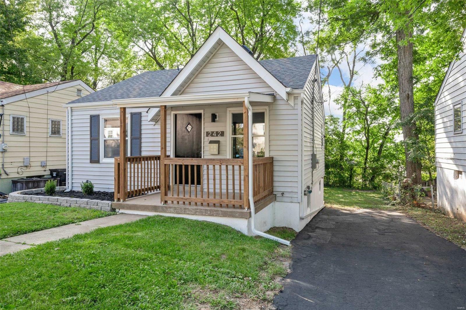 Property Photo:  242 Runyon Avenue  MO 63125 