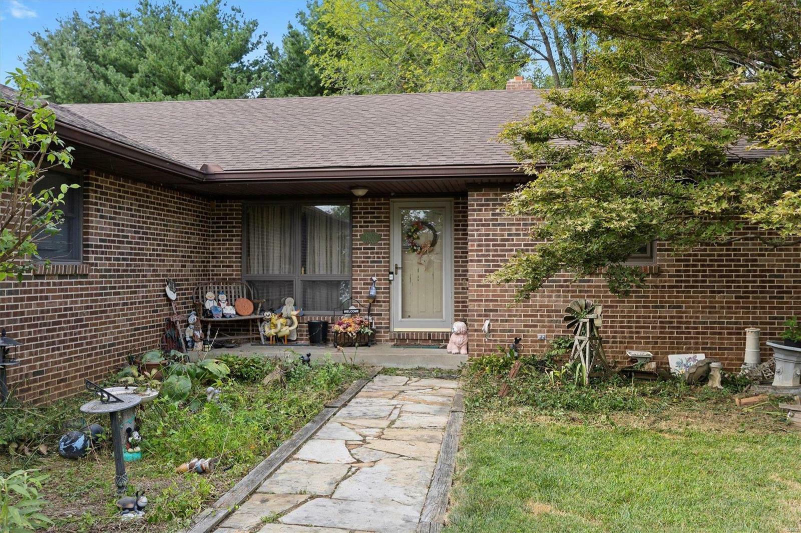 Property Photo:  7800 Myrtlewood Drive  IL 62223 