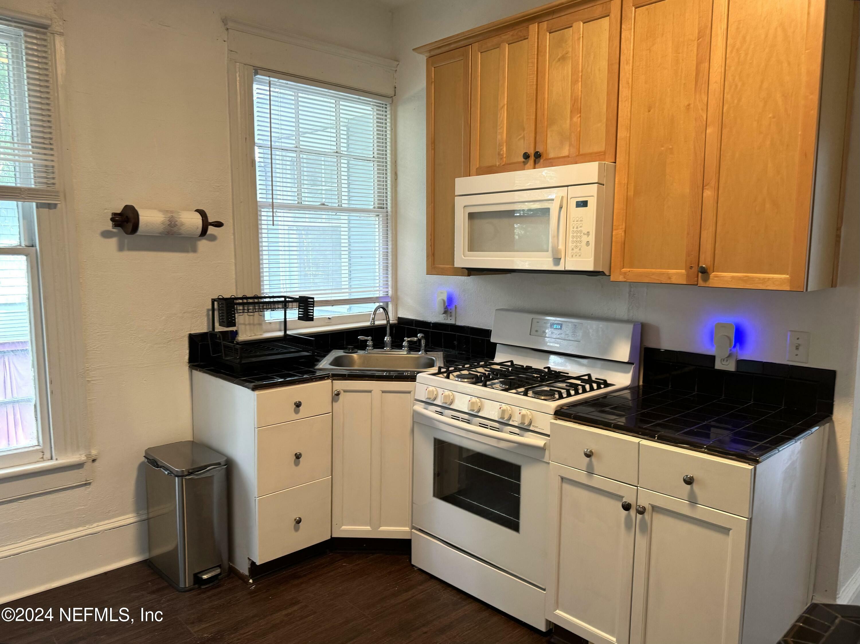 Property Photo: 2253 Herschel Street 3 FL 32204