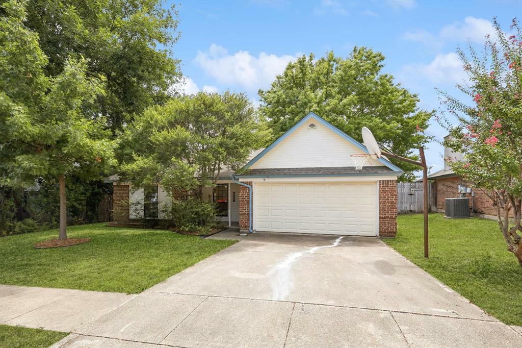 Property Photo:  1009 Parkhill Avenue  TX 76179 