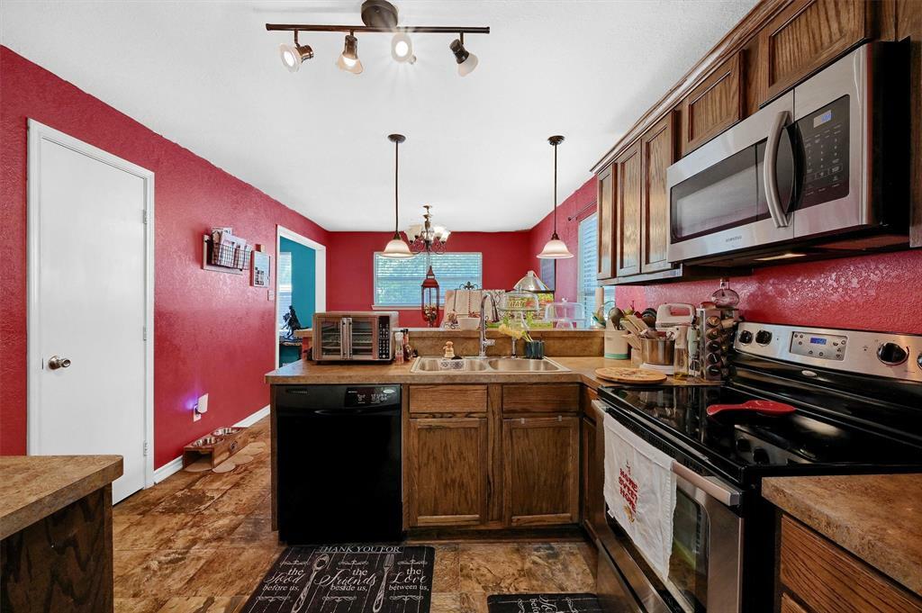 Property Photo:  1111 Ridgewood Road  TX 75020 