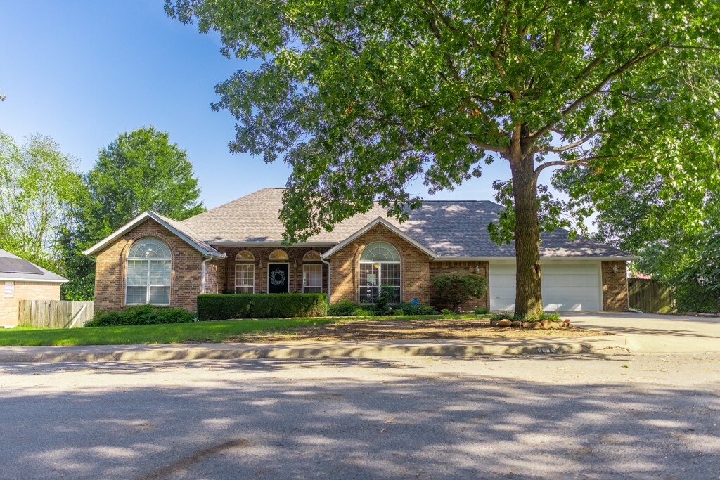 Property Photo:  606 Shady Acres Lane  AR 72753 