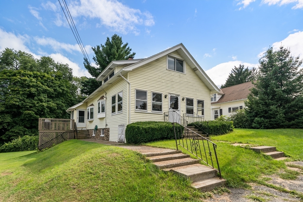 Property Photo:  51 Spofford Rd  MA 01607 