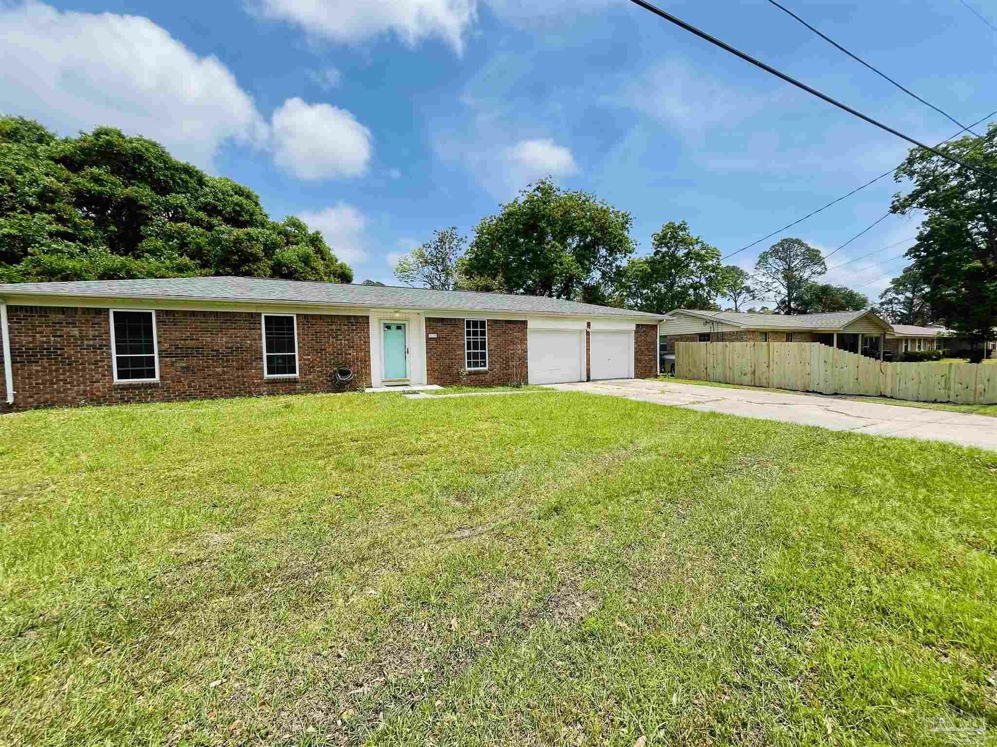 Property Photo: 2620 Mercado Ave FL 32507