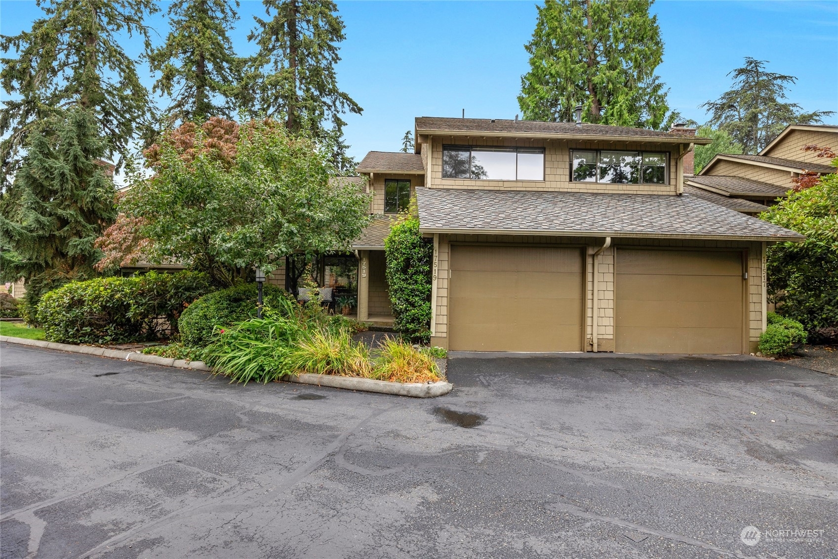 Property Photo:  17519 NE 38th Court 9B  WA 98052 