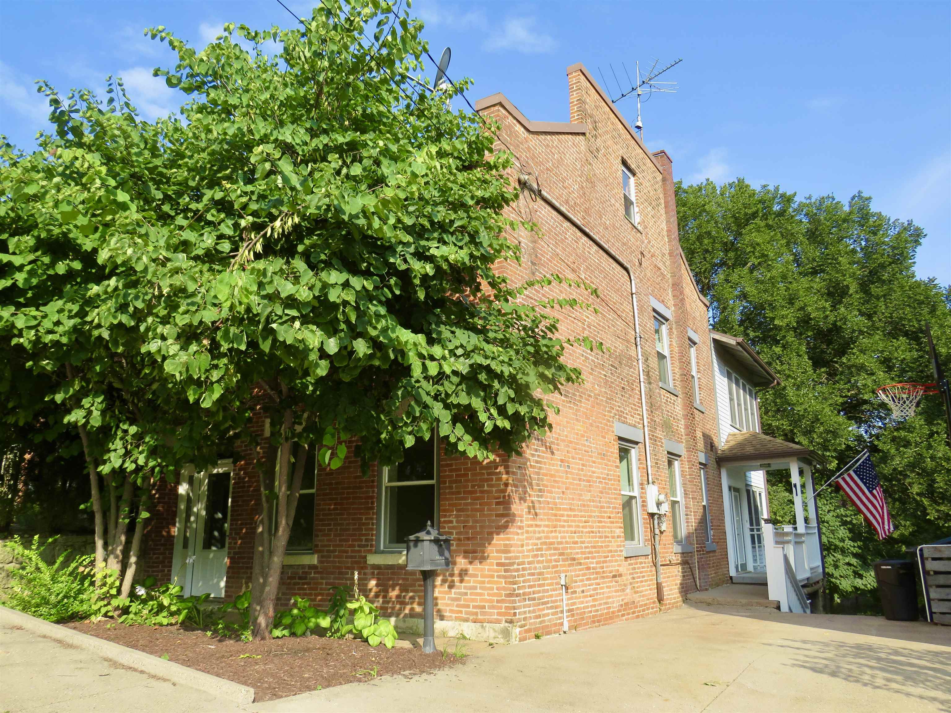 Property Photo:  106 N Dodge St  IL 61036 