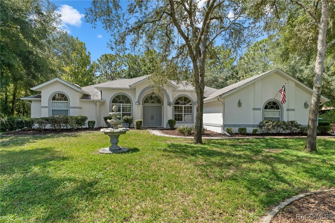 Property Photo:  1686 W Stafford Street  FL 34442 