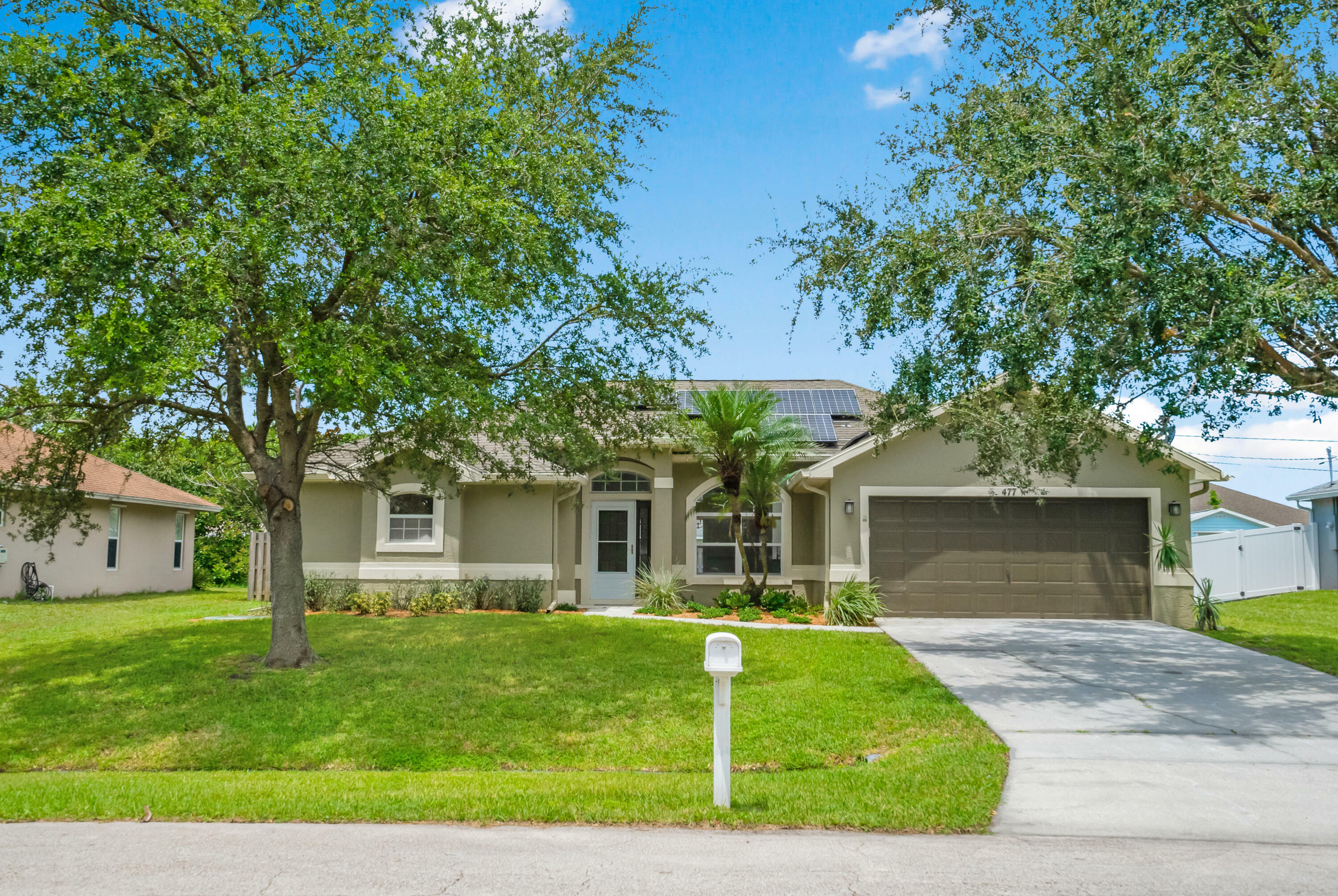 Property Photo:  477 SW Balfour Avenue  FL 34953 