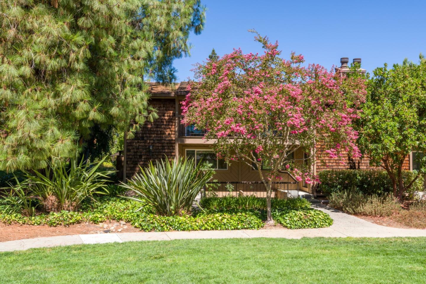 Property Photo: 6074 Calle De Amor CA 95124
