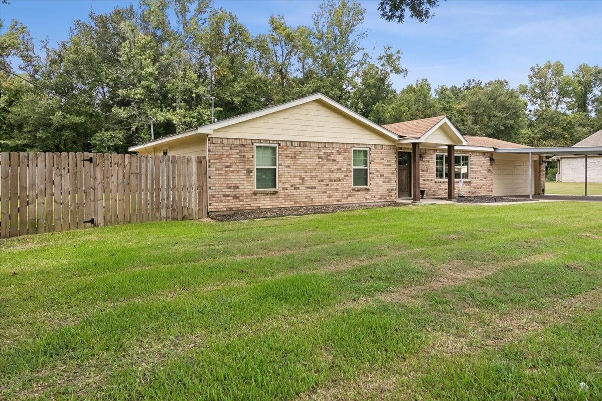 2402 Twin Oaks  Orange TX 77630 photo