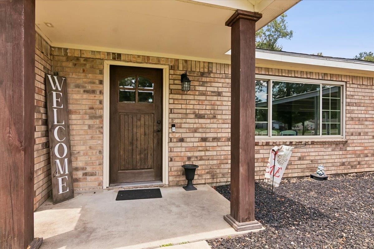 Property Photo:  2402 Twin Oaks  TX 77630 