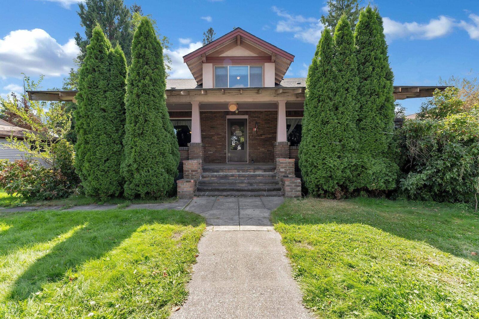 Property Photo:  2114 E Empire Ave  WA 99207 