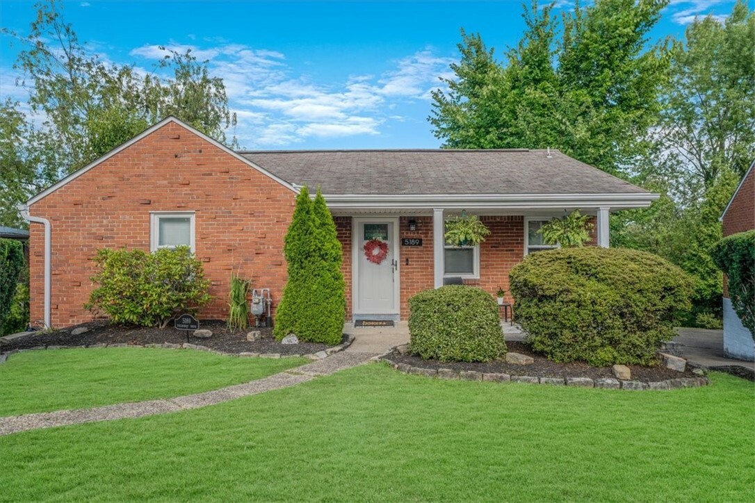 Property Photo:  5189 Fieldcrest Drive  PA 15236 