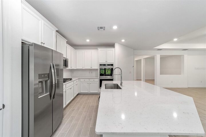 Property Photo: 1226 SE 43 Road FL 34480