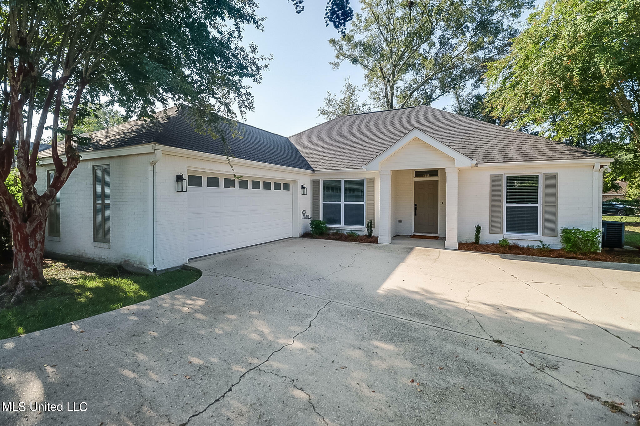 Property Photo:  4029 Southern Oaks Drive Drive  MS 39507 