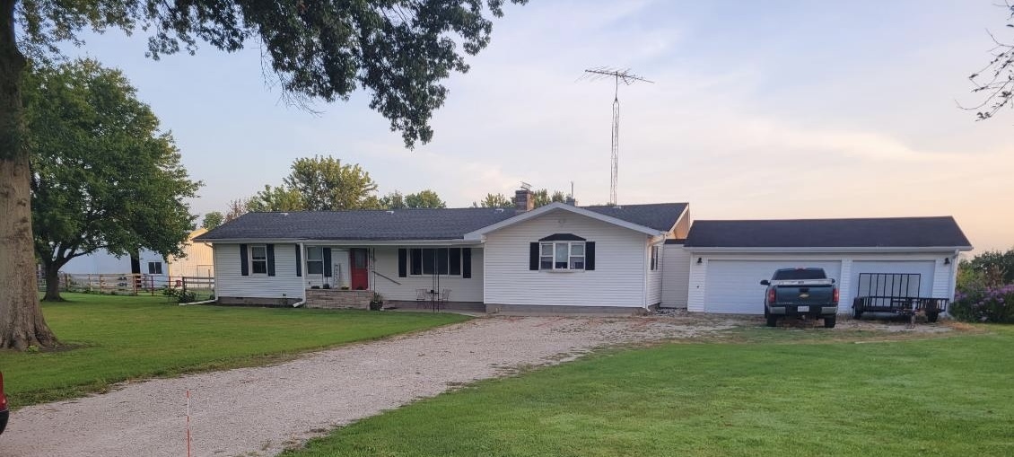 Property Photo:  420 E Grand Ridge Road  IL 60444 