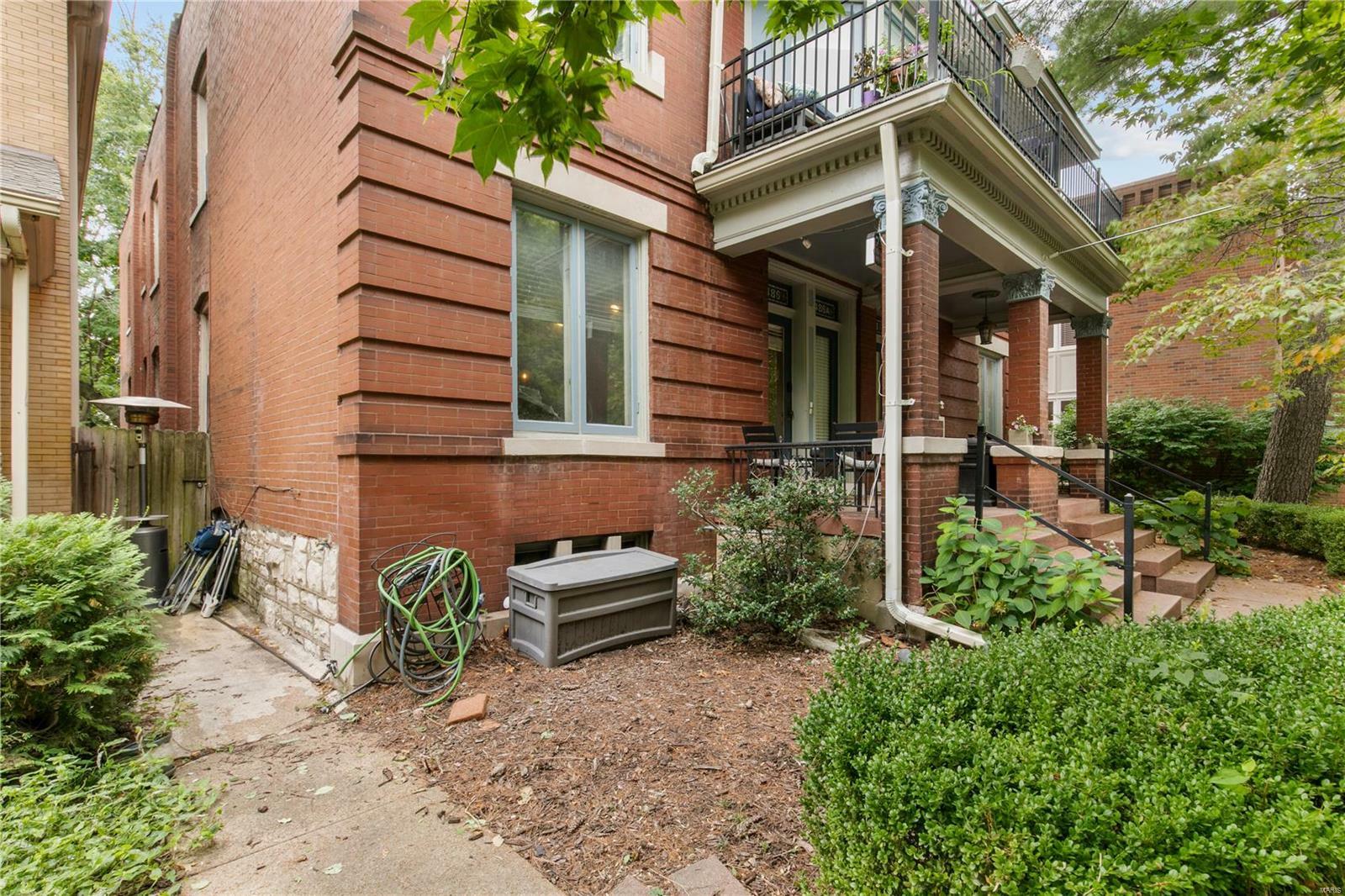 Property Photo:  4486 Laclede Avenue 4486  MO 63108 