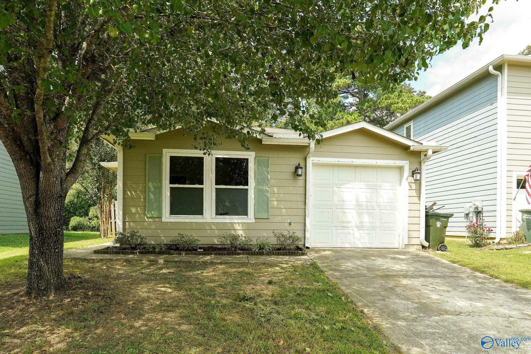 Property Photo:  124 Blackwell Court  AL 35763 