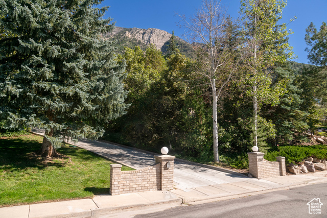 Property Photo:  3880 E Thousand Oaks Cir  UT 84124 