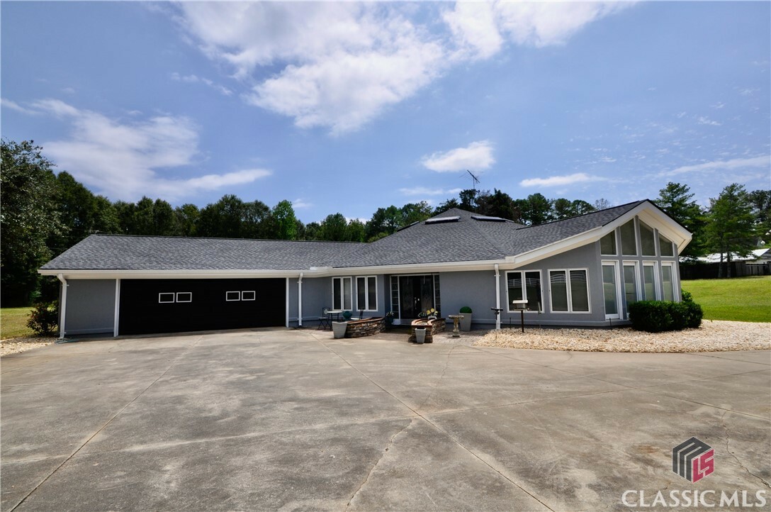 Property Photo:  1250 Pete Dickens Road  GA 30622 