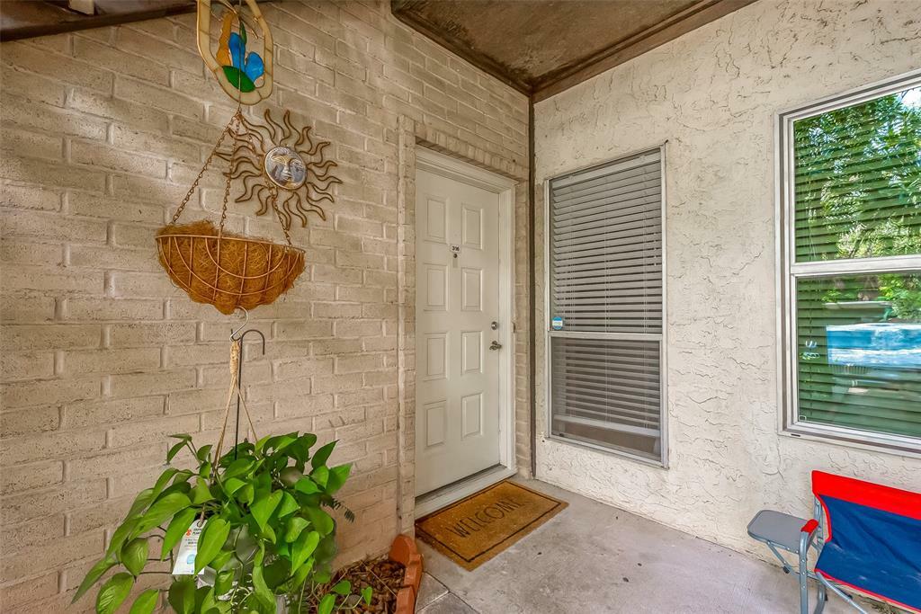 Property Photo:  2021 Spenwick Drive 316  TX 77055 