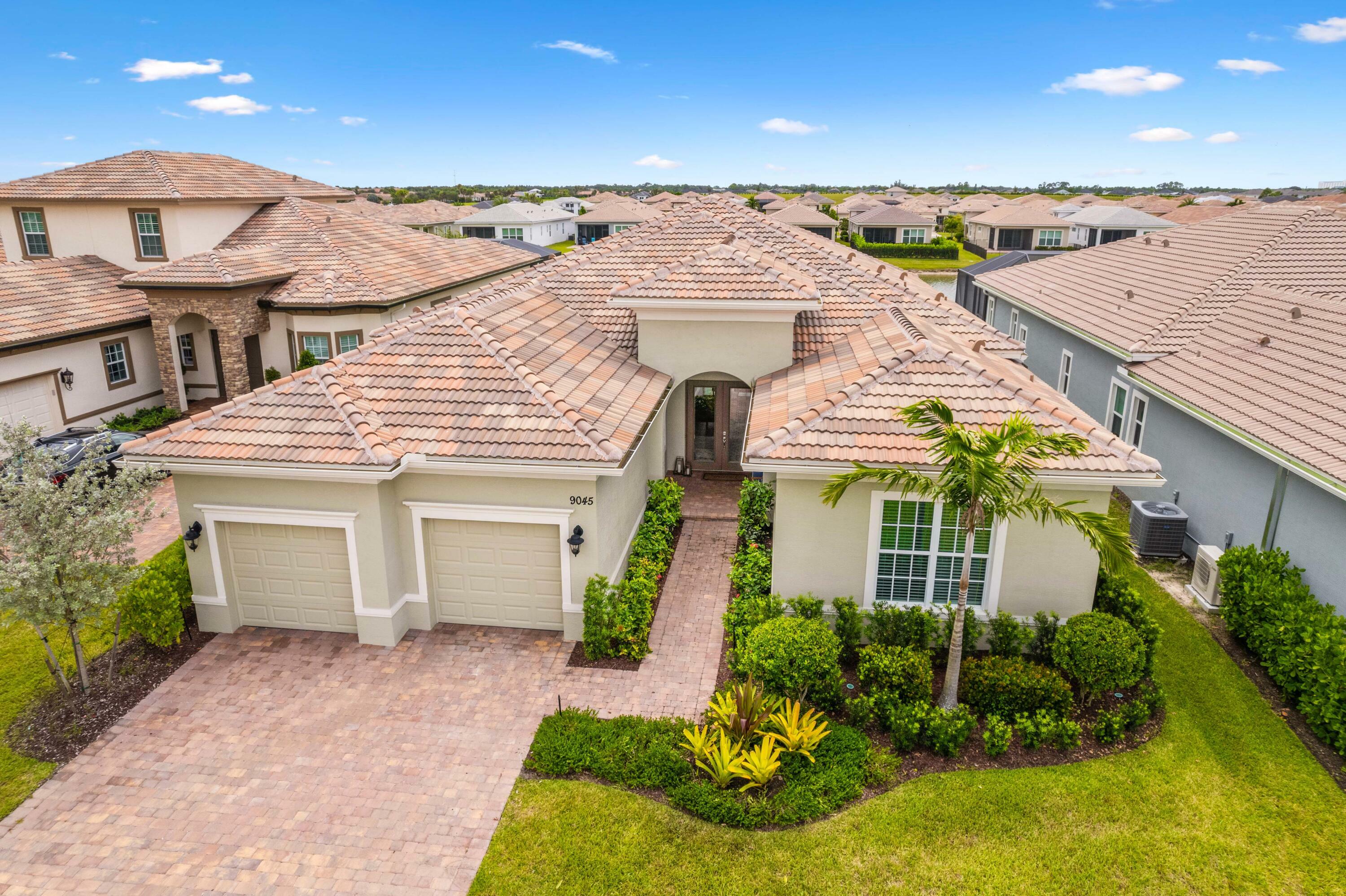 Property Photo:  9045 SW Roccia Way  FL 34987 