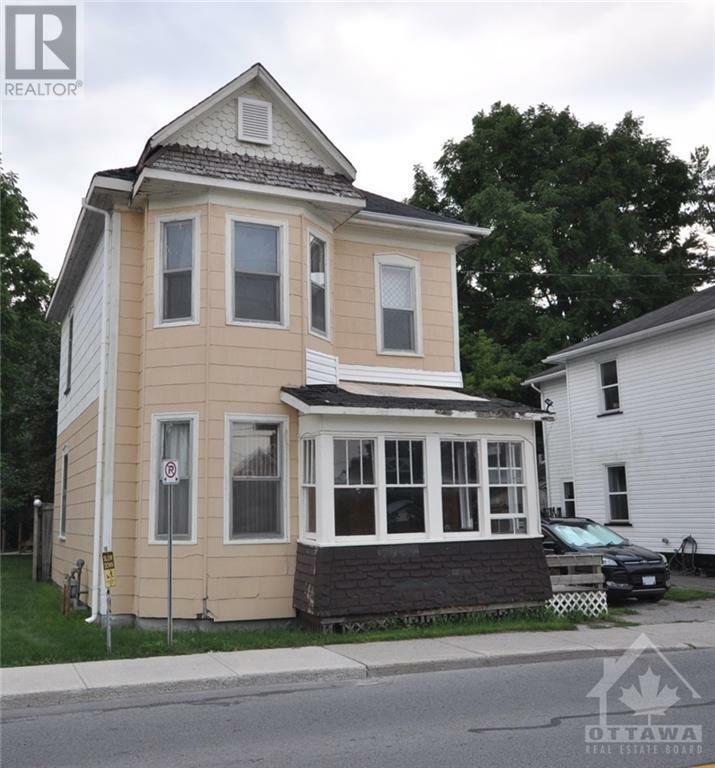 Property Photo:  155 Beckwith Street North  ON K7A 2C7 