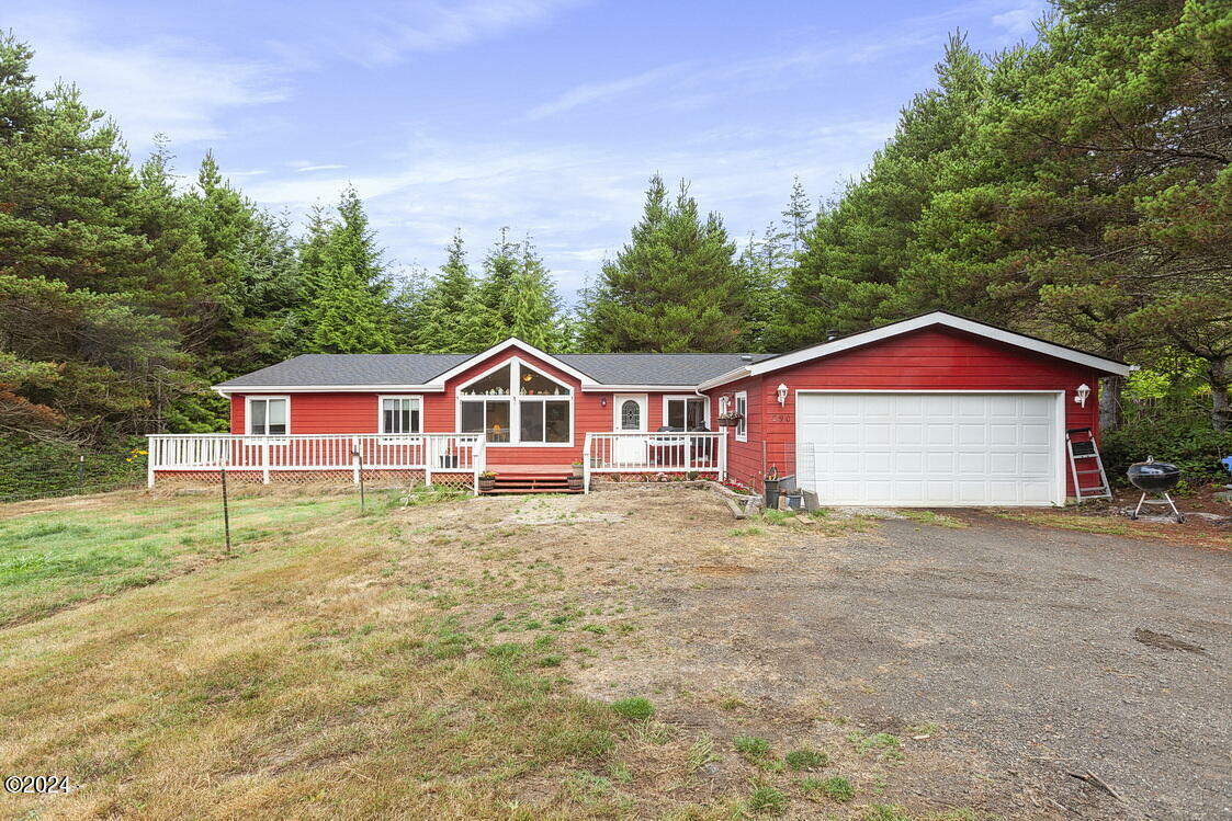 Property Photo:  290 SW Newton Drive  OR 97394 