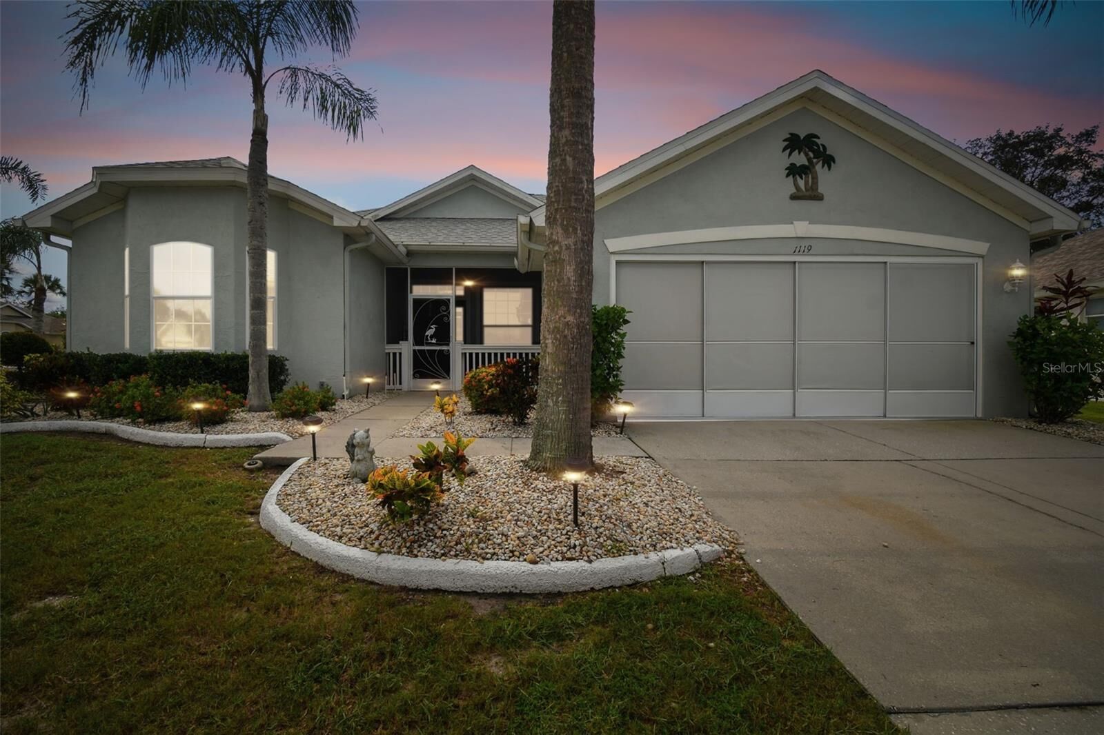 Property Photo:  1119 Villeroy Drive  FL 33573 