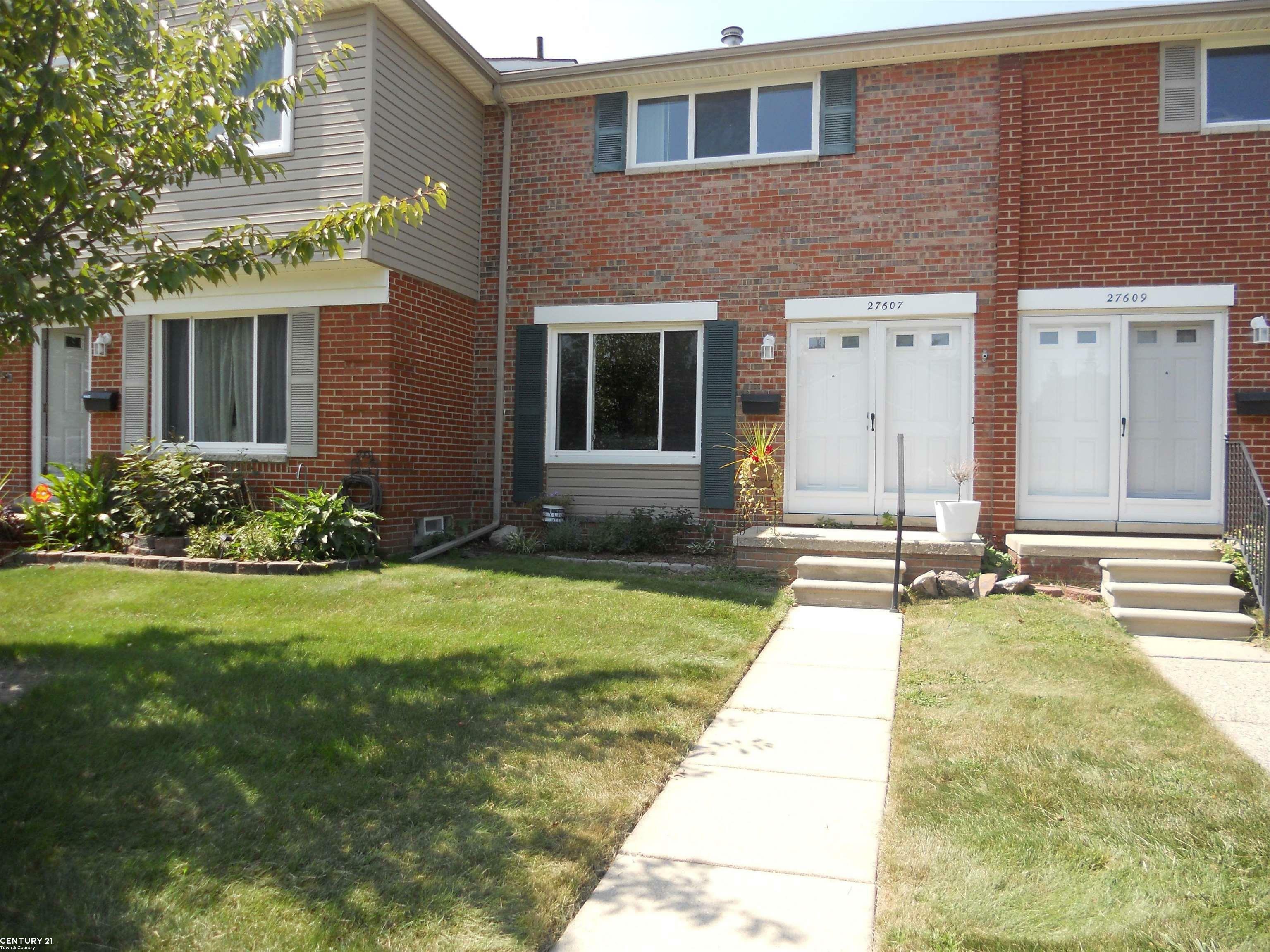 Property Photo:  27607 Evelyn  MI 48093 