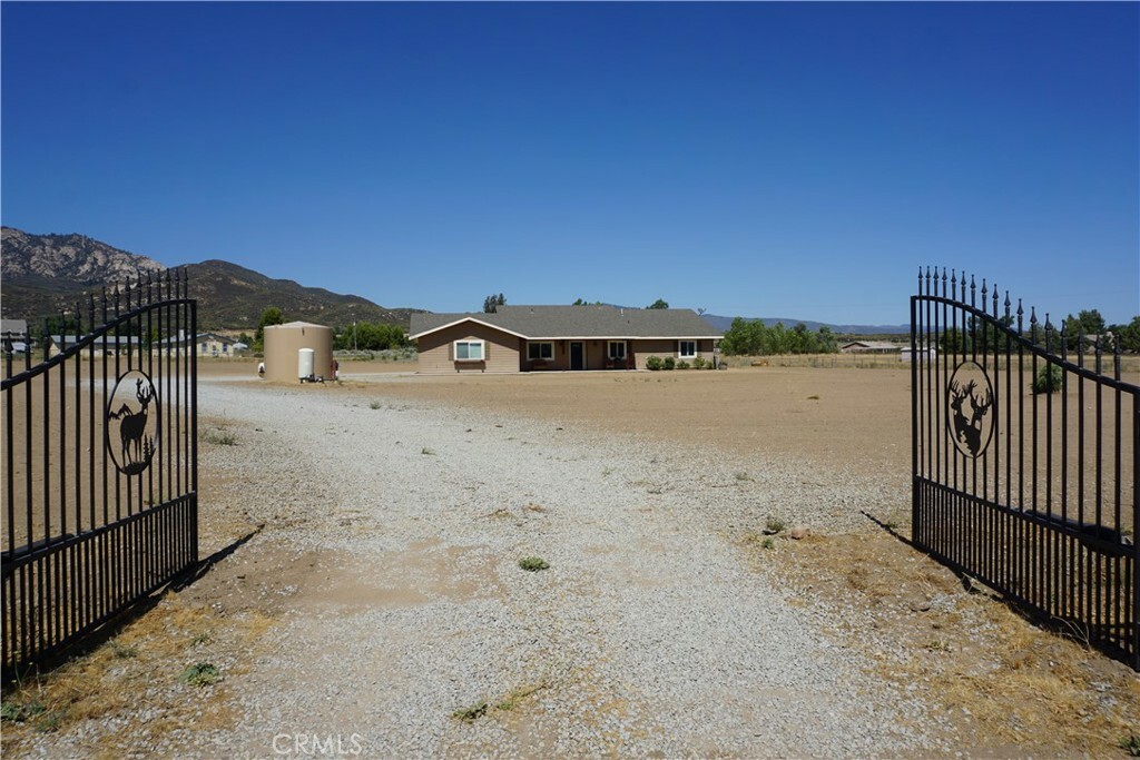 Property Photo:  49726 Paiute Court  CA 92536 