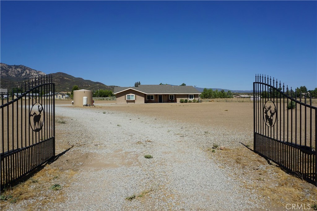 Property Photo:  49726 Paiute Court  CA 92536 