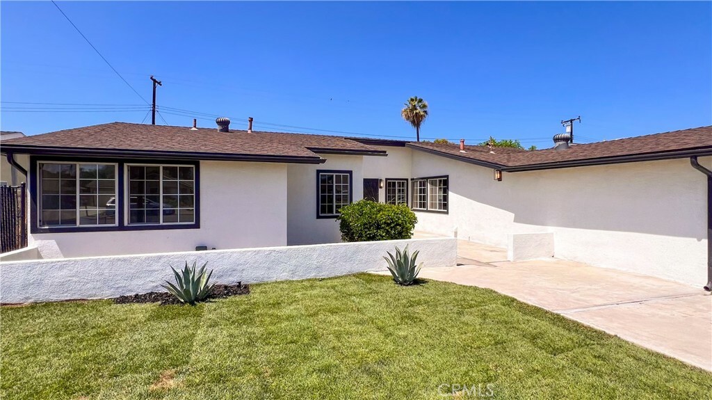 Property Photo:  11196 Greenwood Way  CA 91762 