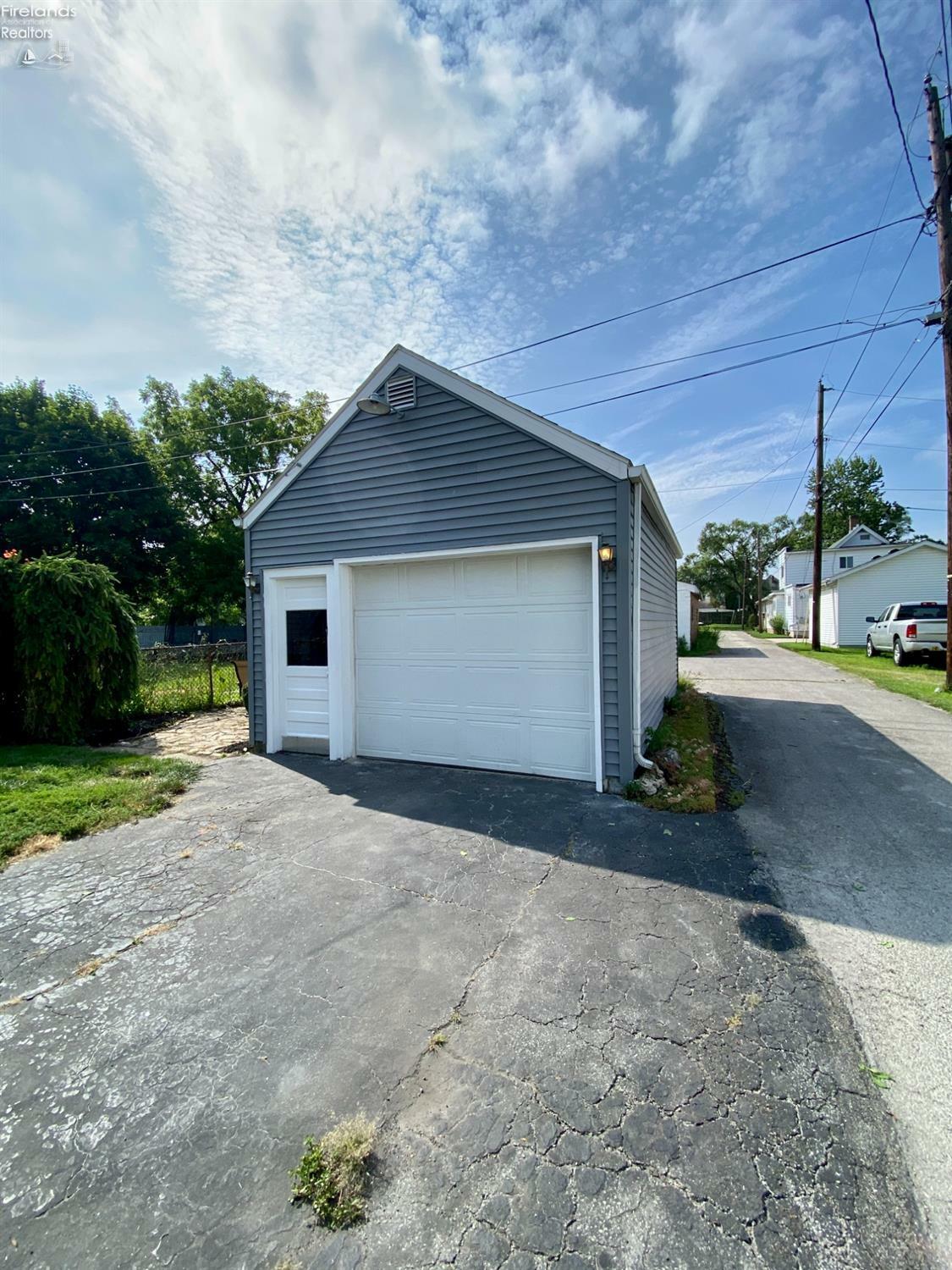 Property Photo:  315 W North Street  OH 44830 