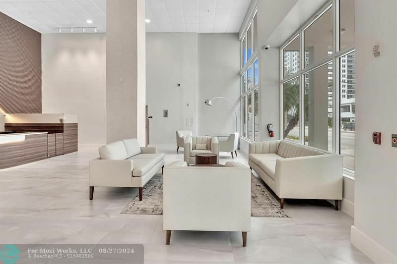 Property Photo:  3000 S Ocean Dr 714  FL 33019 