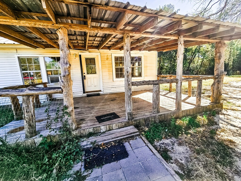 Property Photo:  1026 Berry Road  TX 75904 