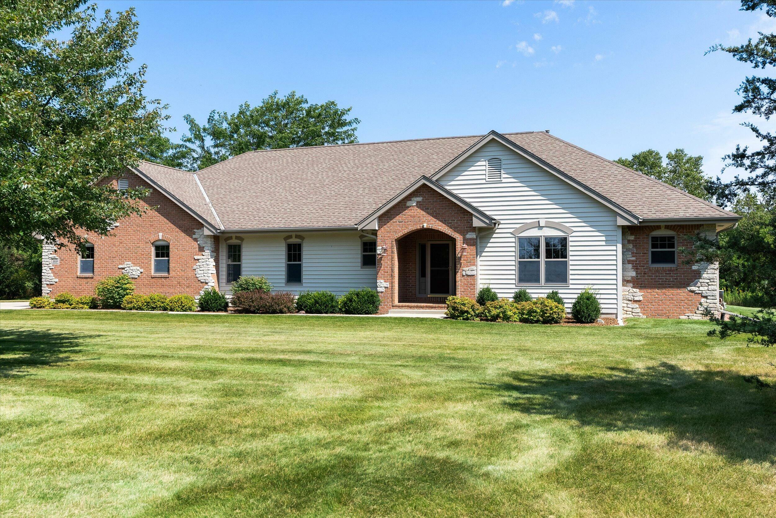 Property Photo:  1010 S Waterville Lake Rd  WI 53066 