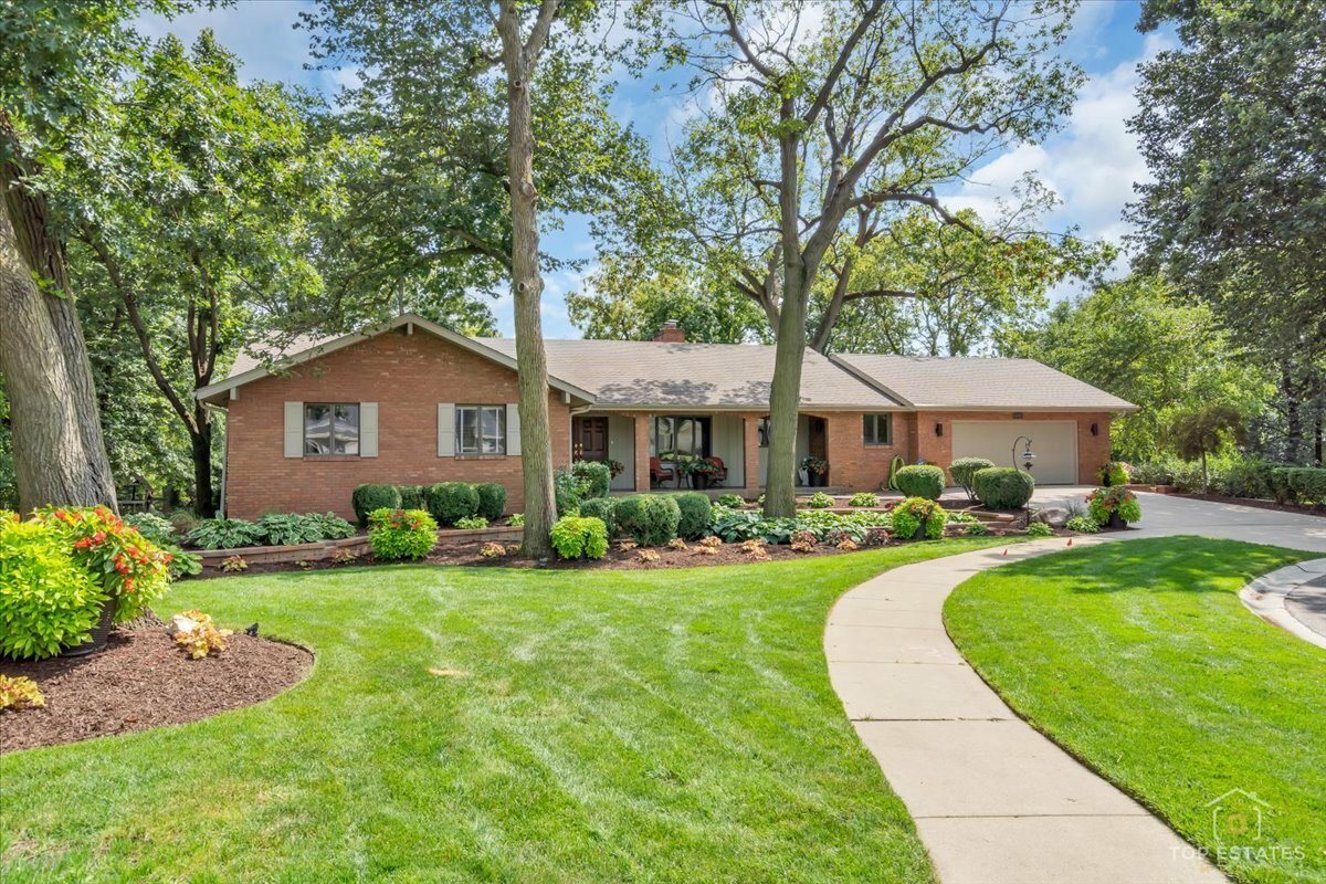 Property Photo:  912 Lynwood Court  IL 60404 