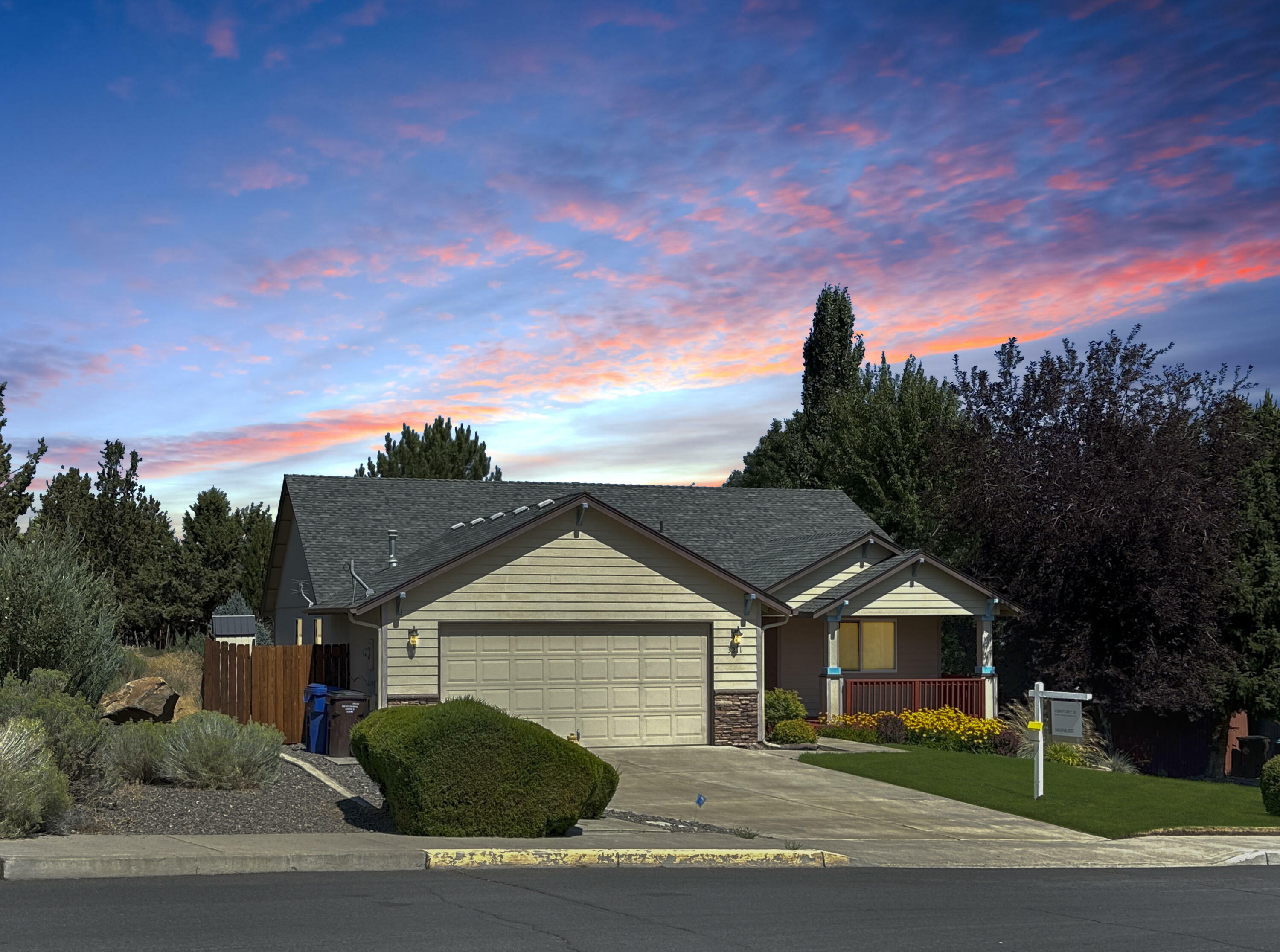 Property Photo:  3211 SW Umatilla Avenue  OR 97756 